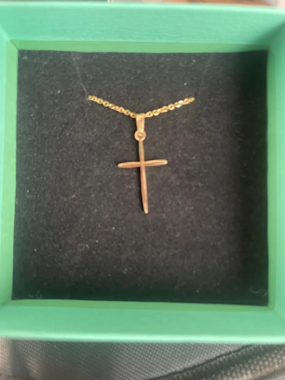 14kt Gold cross 16 inch chain - Picture 4 of 5
